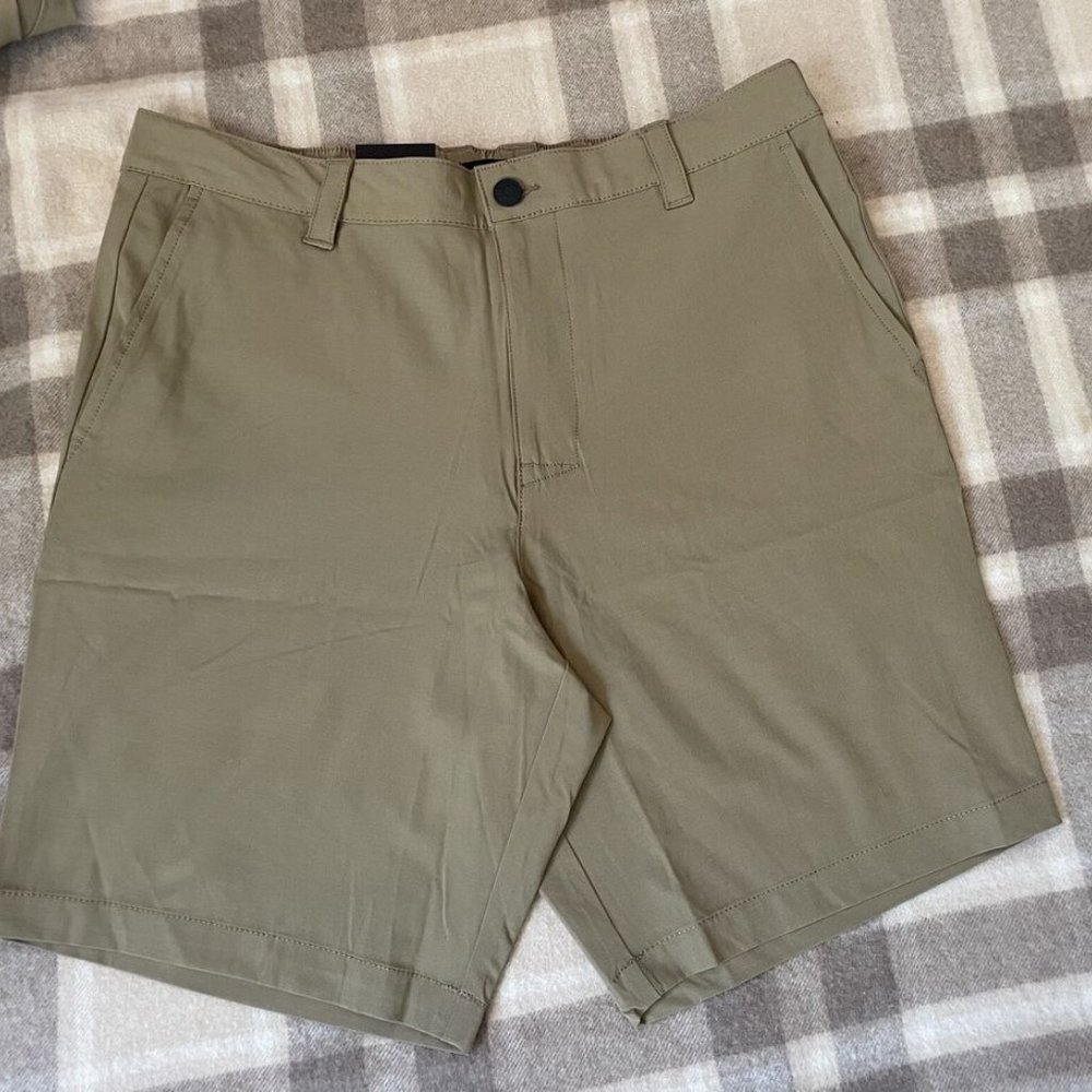 Banana Republic Men's Comfort Flat Front Shorts, Elmwood, Size 40